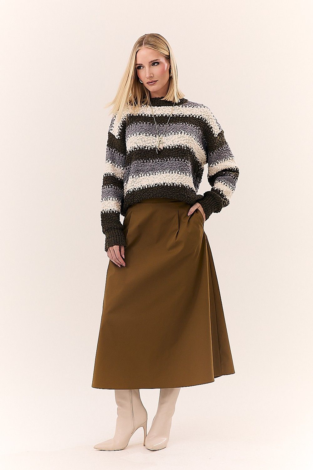 Saia Midi Alfaiataria com Bolsos Melissa