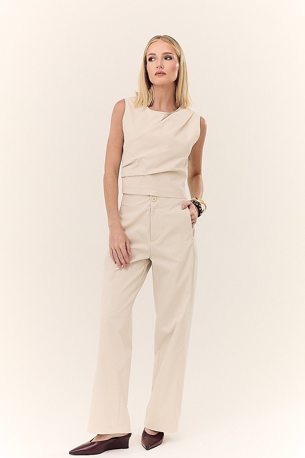 Calça Reta Feminina com Bolsos Melissa