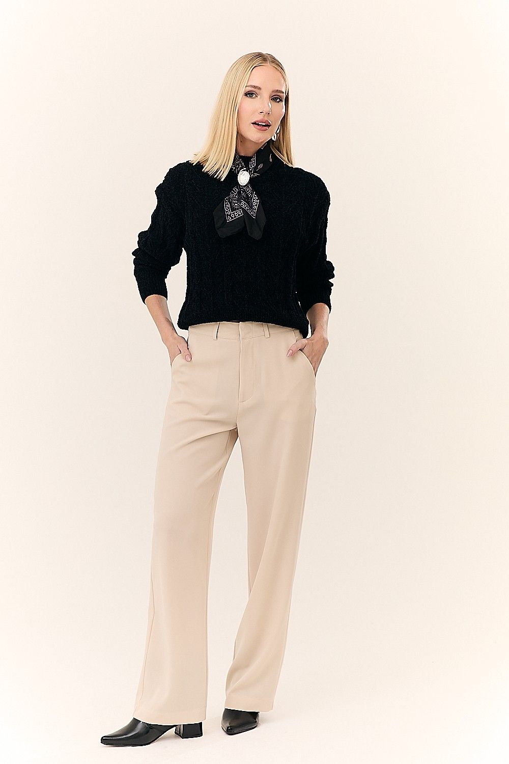 Tricot Texturizado Manga Longa com Gola Luísa
