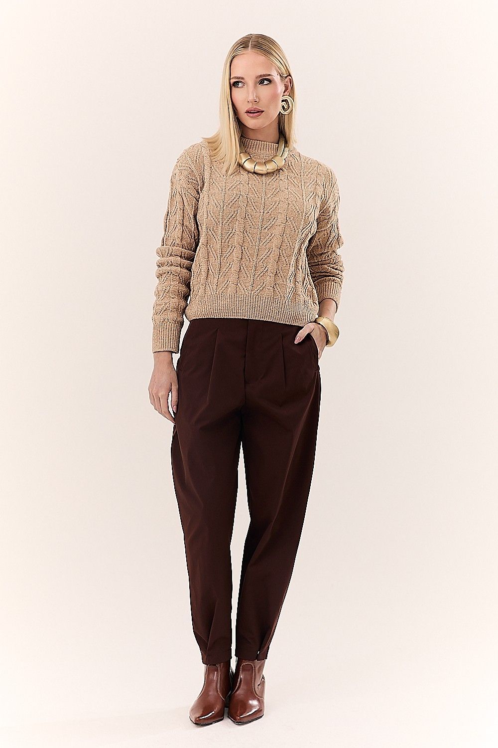 Calça Feminina com Pregas e Bolsos Melissa