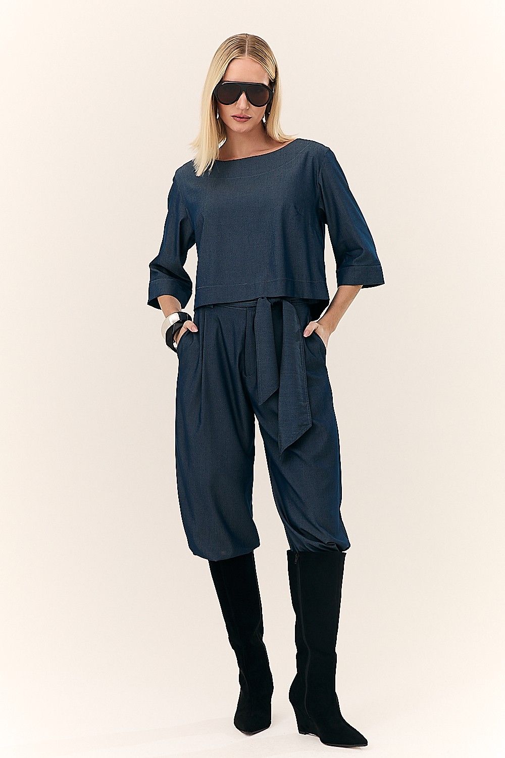 Blusa  Gola Canoa e Detalhe Mangas Anna