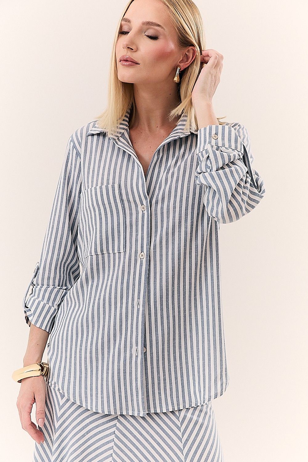 Camisa Listrada com Bolso Giullia