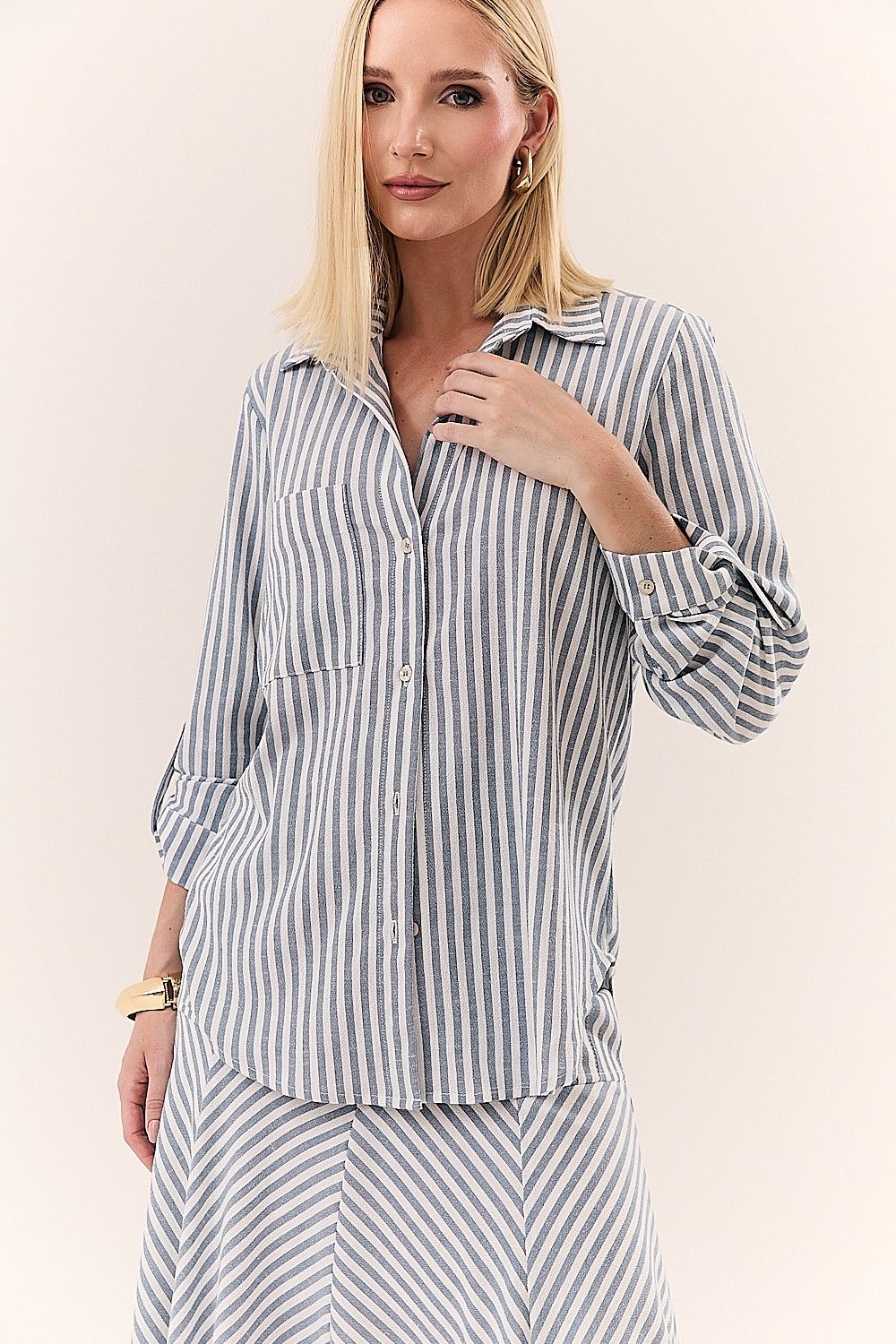 Camisa Listrada com Bolso Giullia