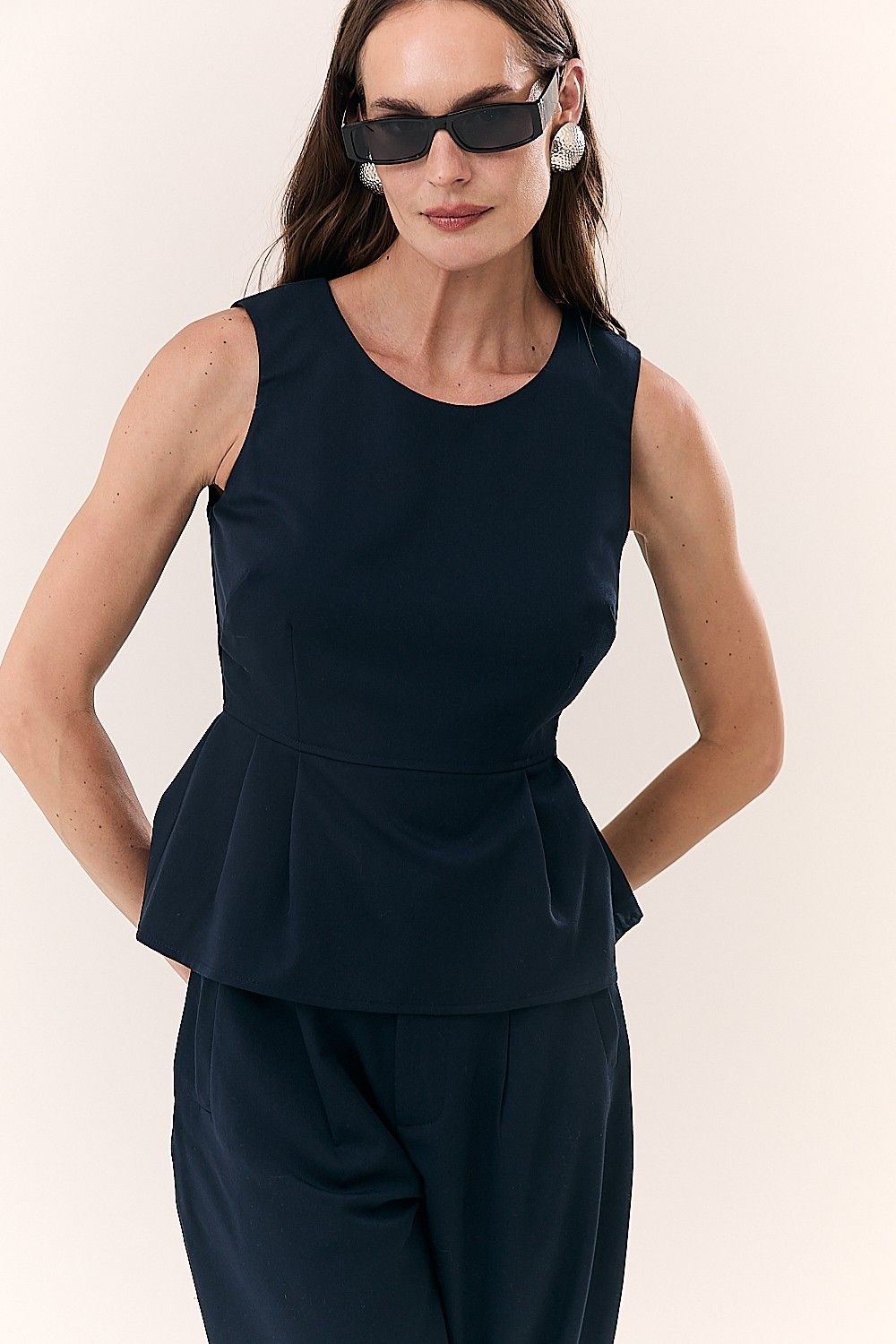Calça Barrel Feminina com Pregas Simone