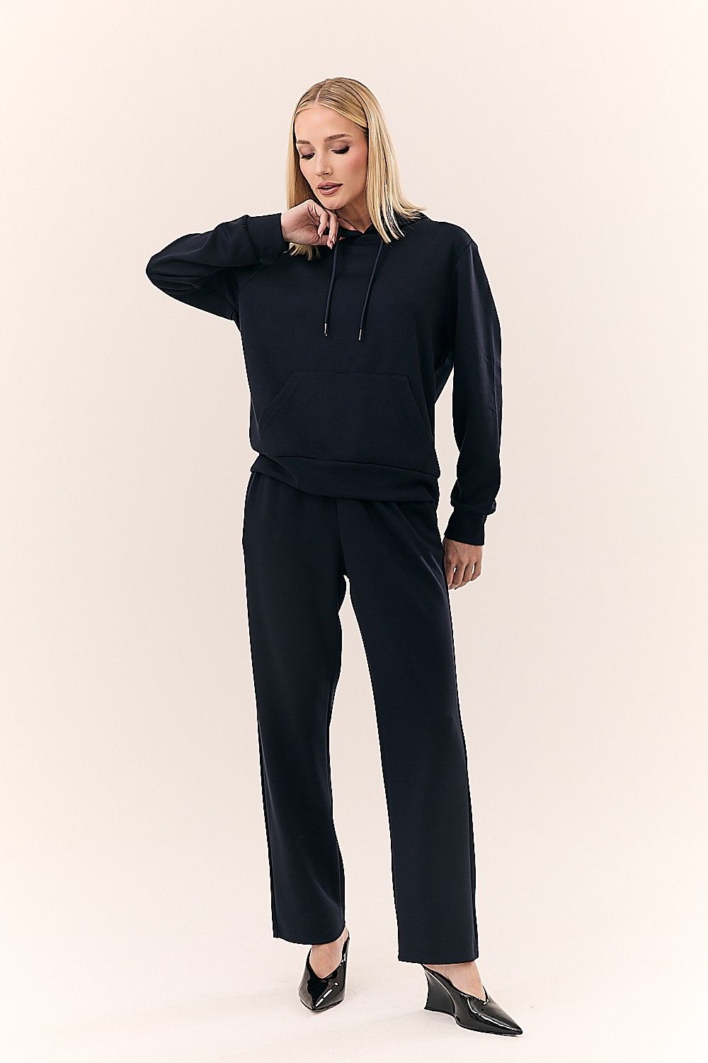 Blusa Comfy Moletom com Capuz e Bolsos Helô