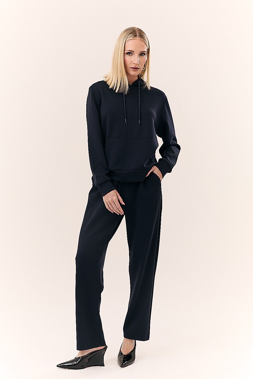 Blusa Comfy Moletom com Capuz e Bolsos Helô