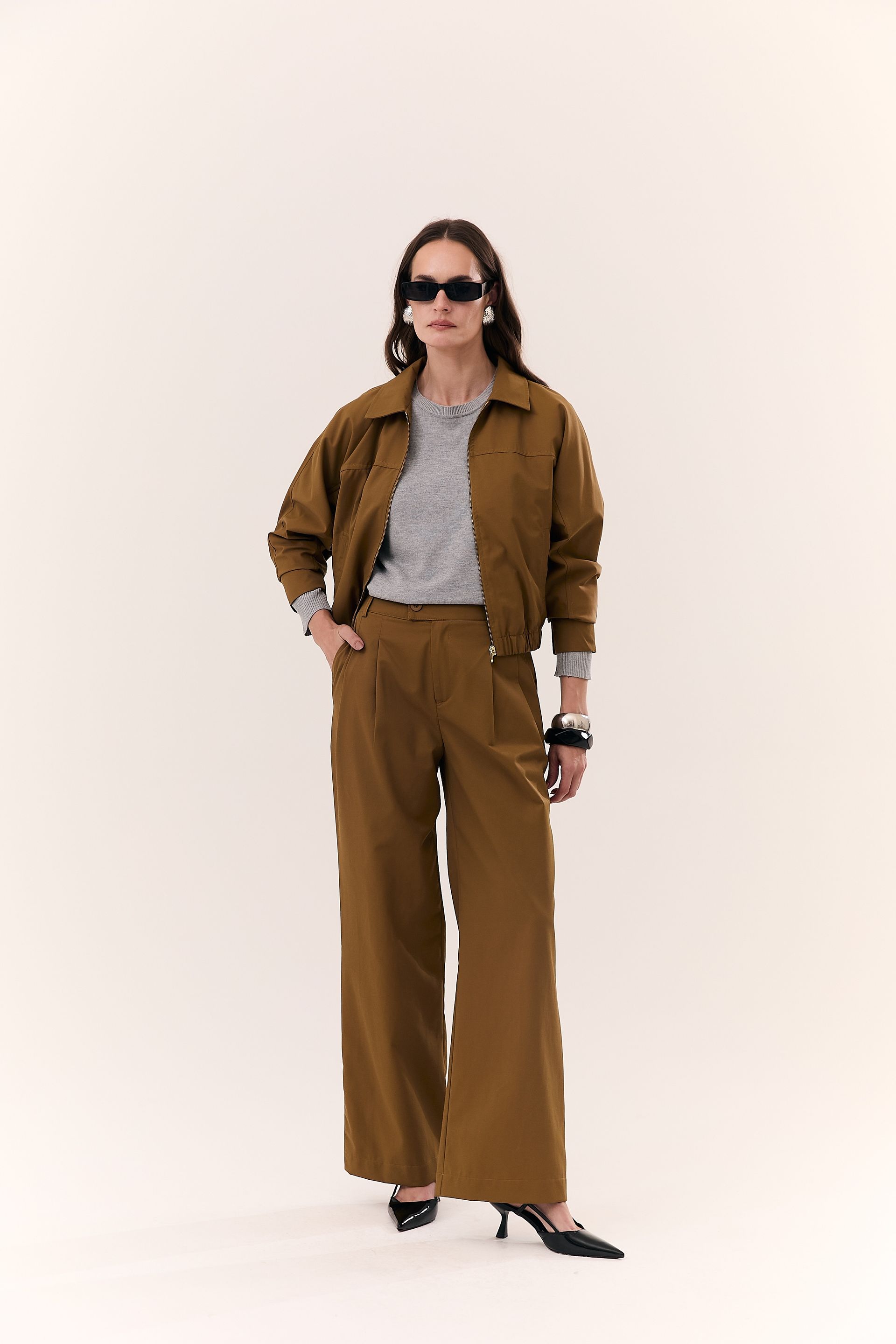 Calça Alfaiataria Feminina com Pregas Esther