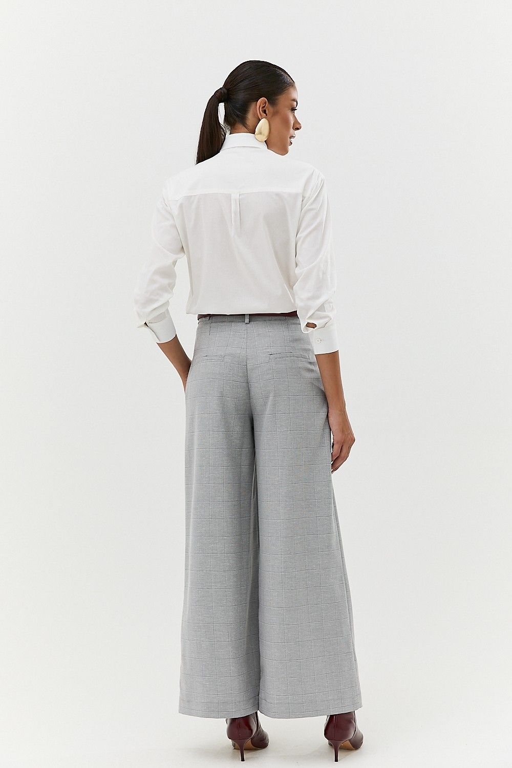 Calça Feminina Wide Leg com Pregas Xadrez Antônia