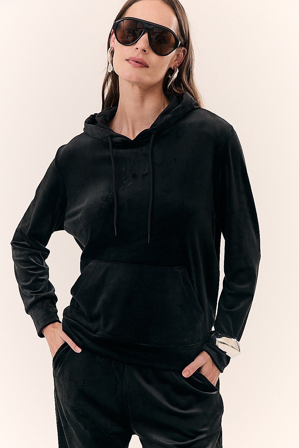 Blusa Feminina Comfy em Plush com Capuz e Bolsos Lorena