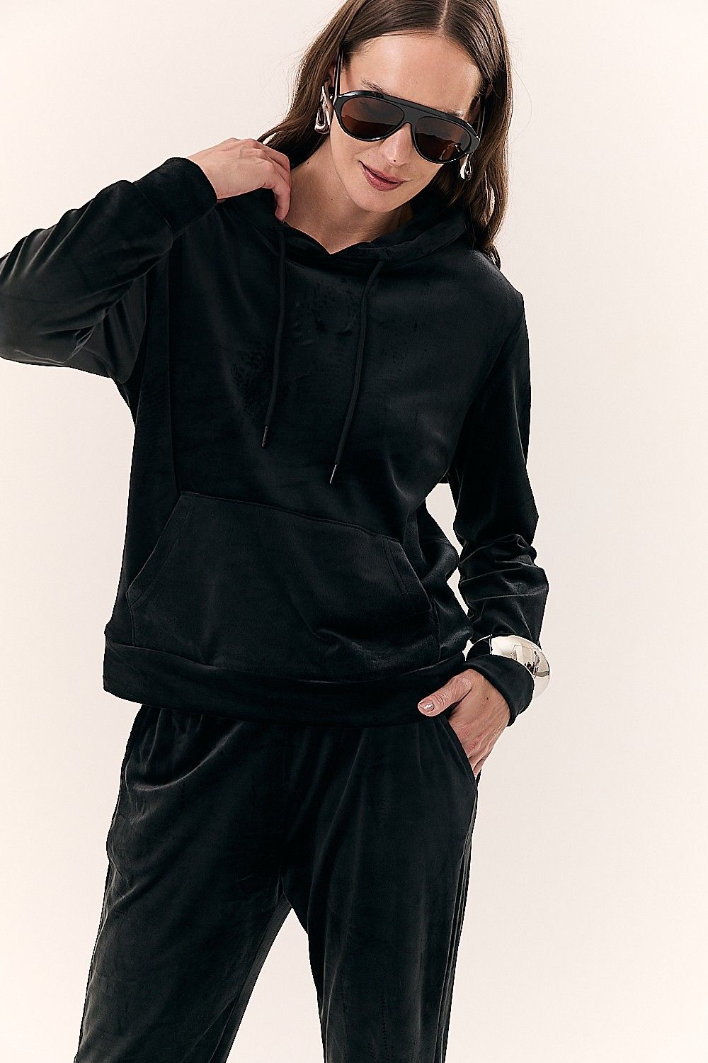 Blusa Feminina Comfy em Plush com Capuz e Bolsos Lorena