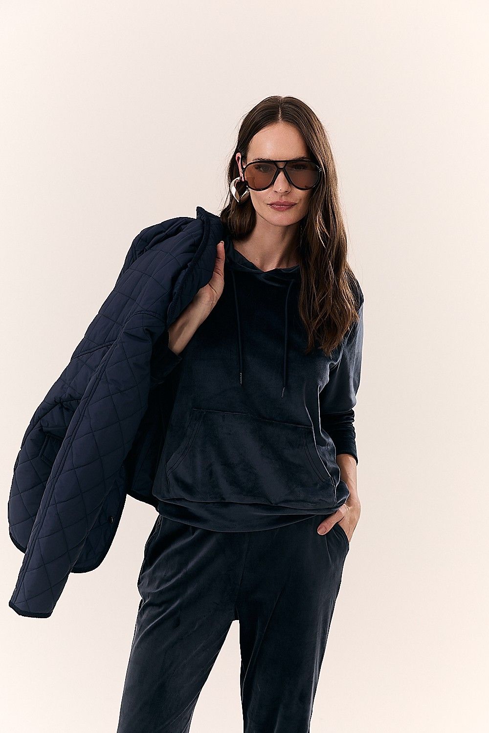 Blusa Feminina Comfy em Plush com Capuz e Bolsos Lorena