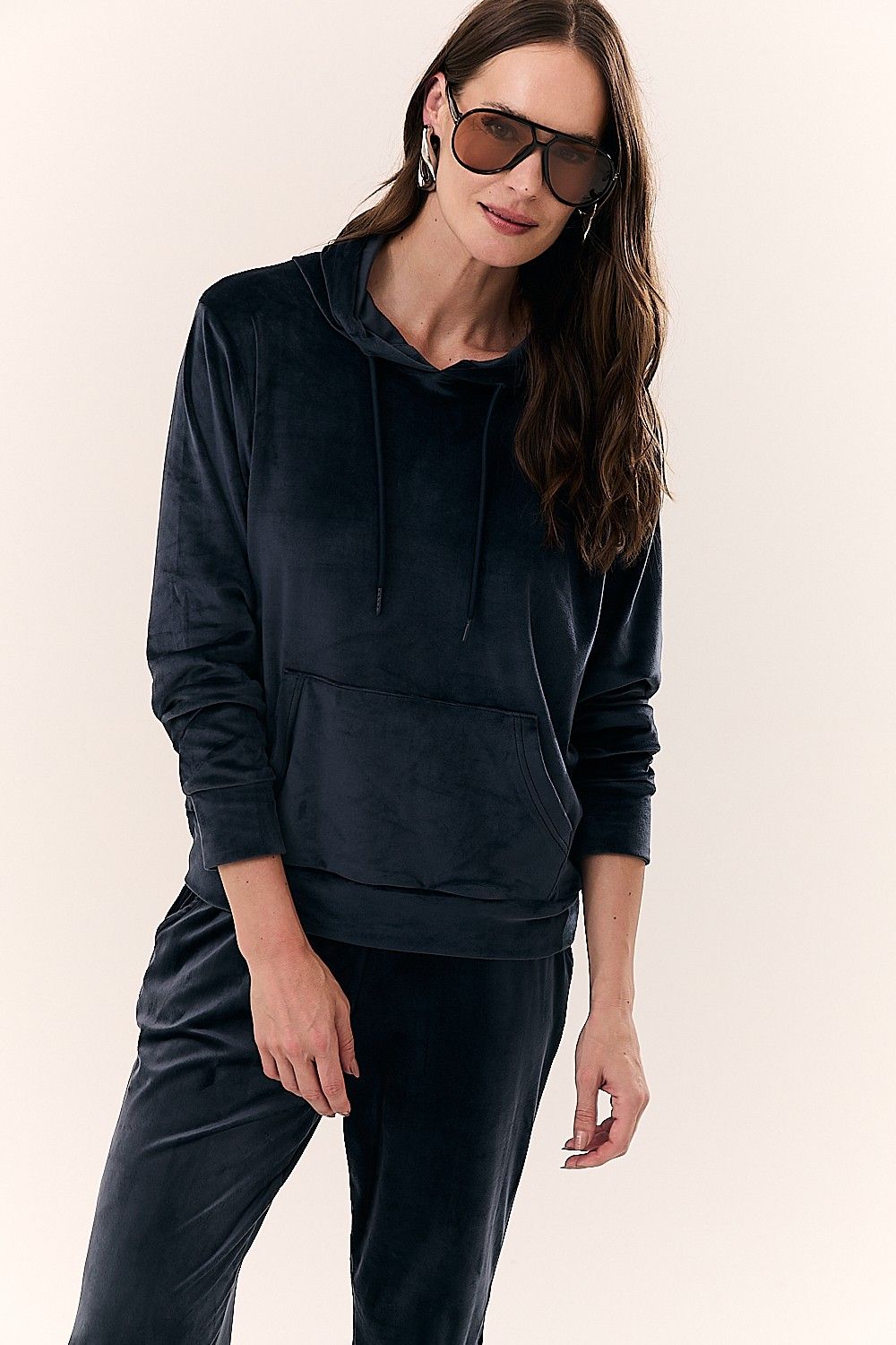 Blusa Feminina Comfy em Plush com Capuz e Bolsos Lorena