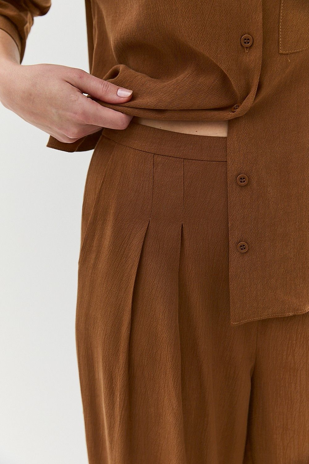 Calça Pantalona Feminina com Pregas Isabela