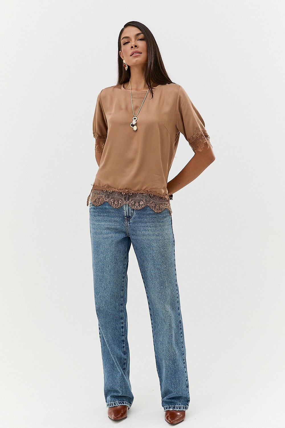 Blusa Feminina Mangas e Detalhes em Renda Meire