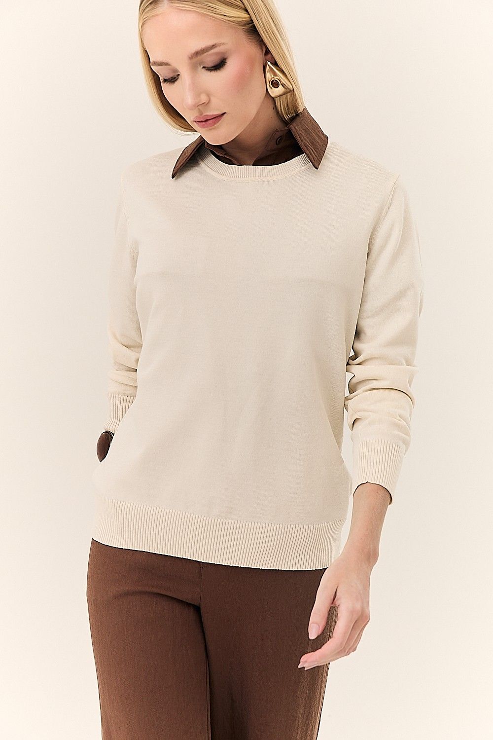 Blusa Feminina Básica Tricot e Detalhes Canelados Nair