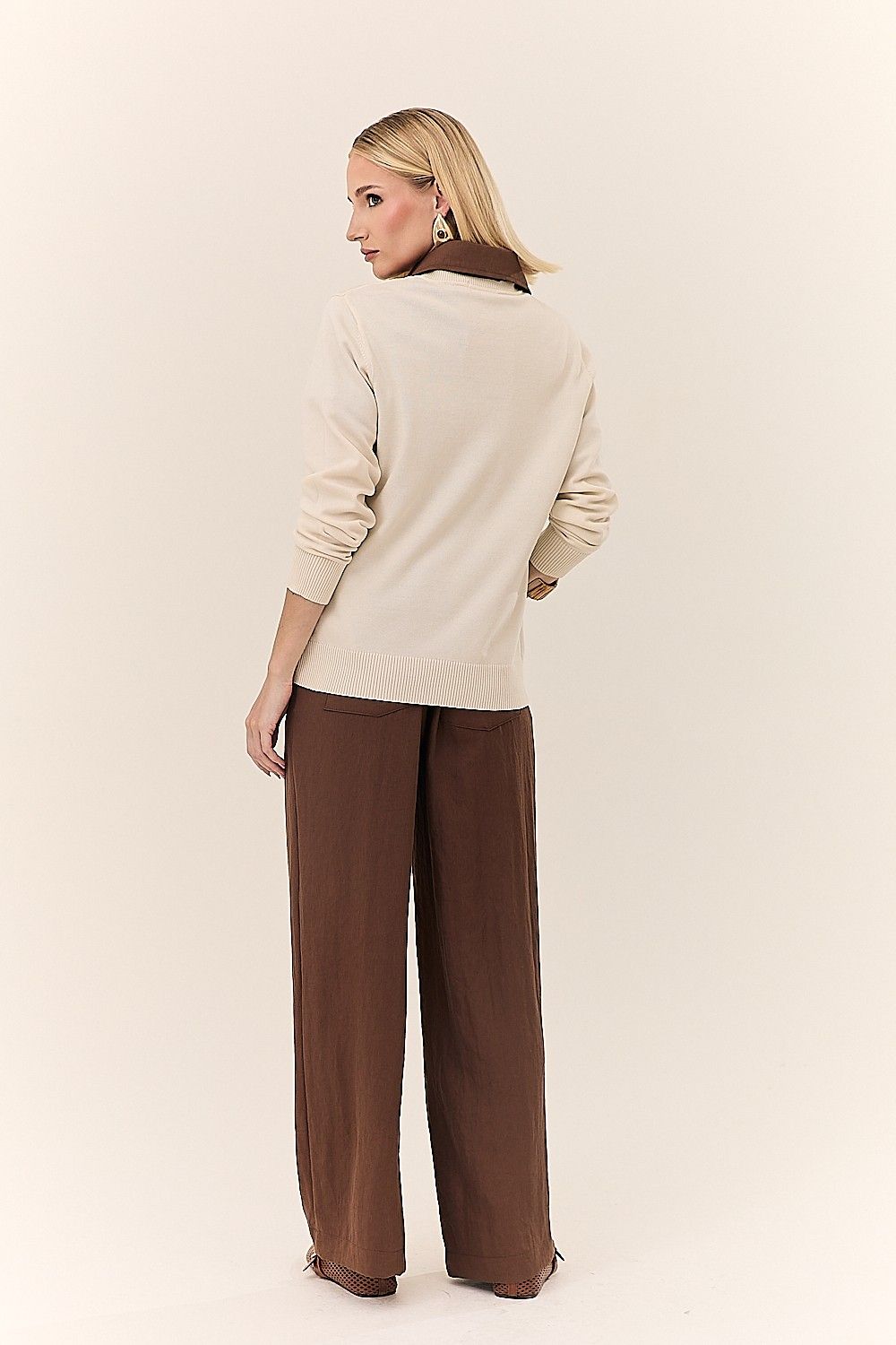 Blusa Feminina Básica Tricot e Detalhes Canelados Nair