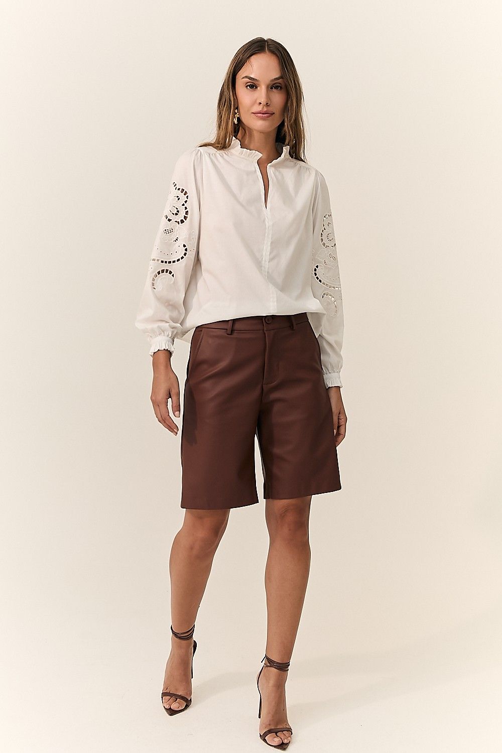 Blusa Tricoline Feminina com Detalhe Bordado Nina