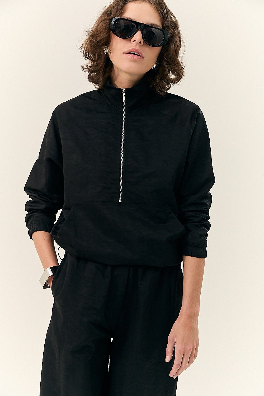 Blusa Tecno com Zíper e Bolsos Noemi