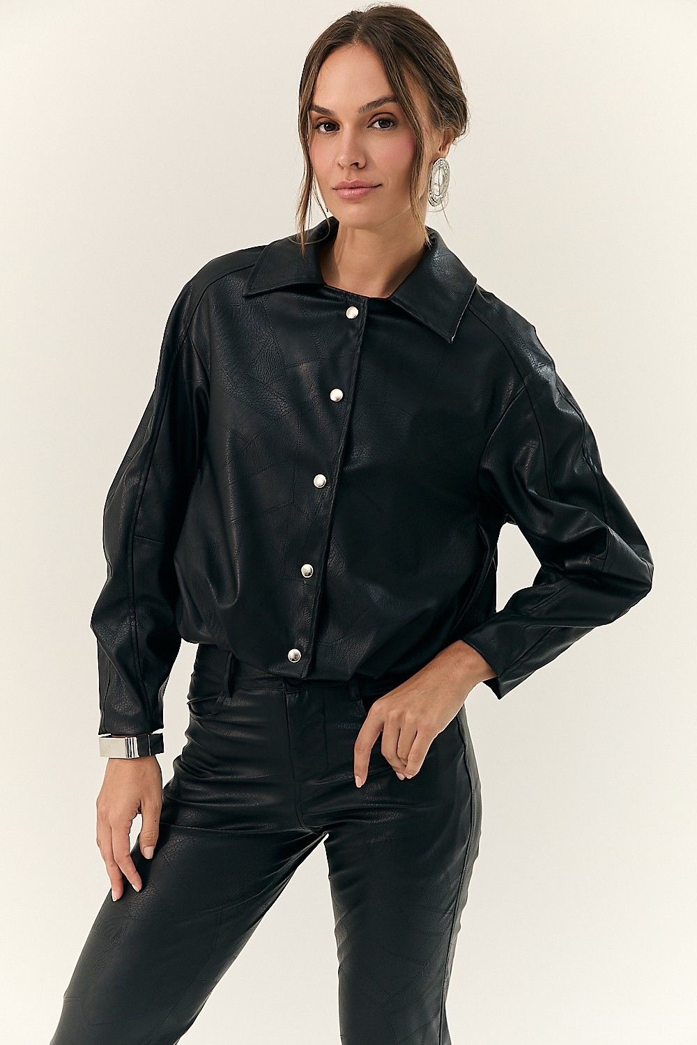 Calça Reta Like Leather Texturizado Desiree