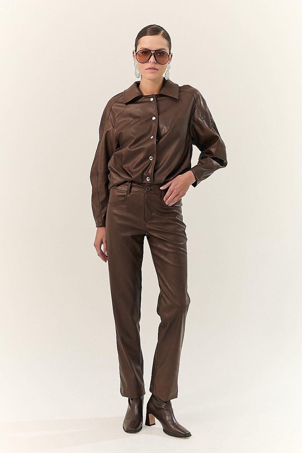 Calça Reta Like Leather Texturizado Desiree
