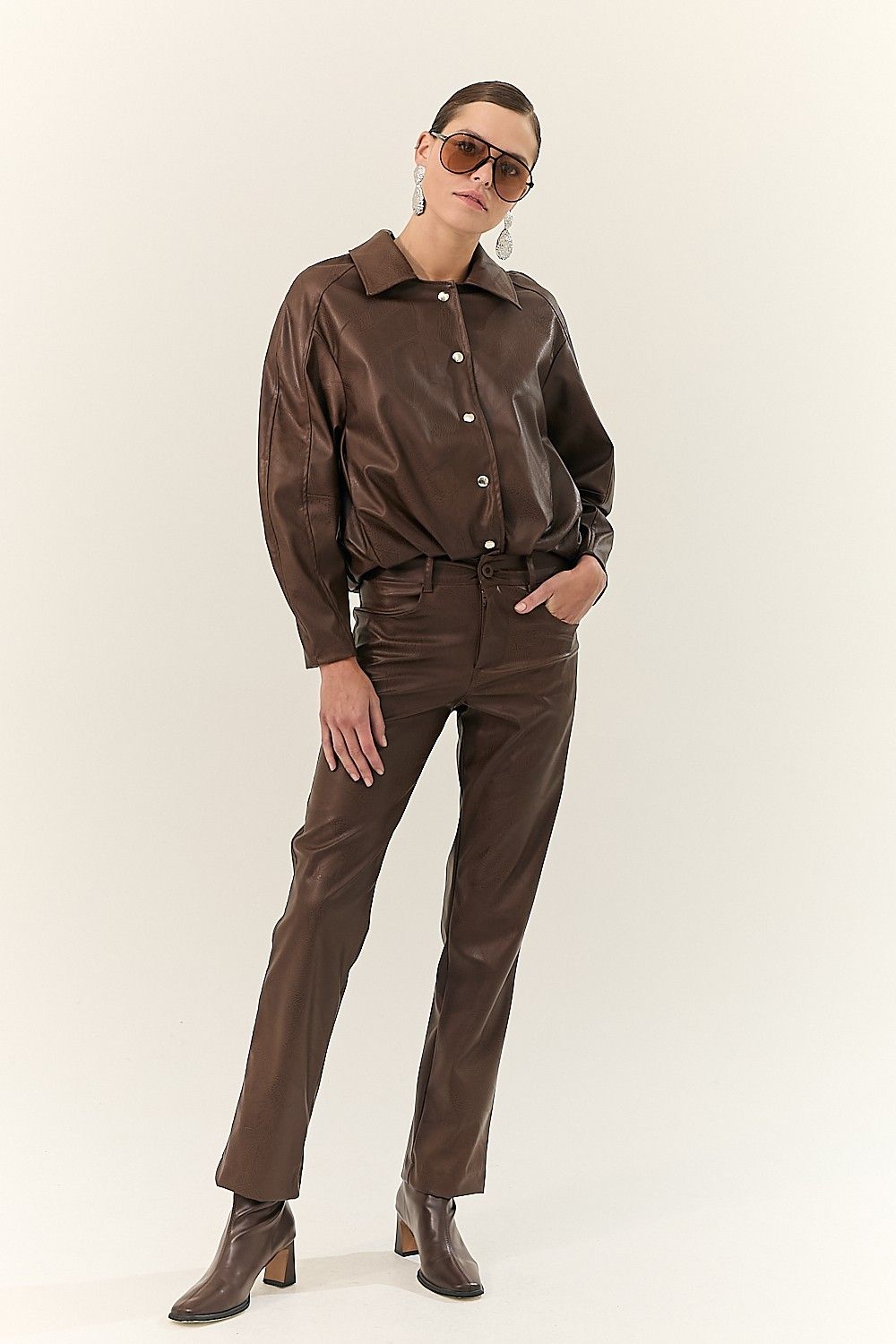 Calça Reta Like Leather Texturizado Desiree