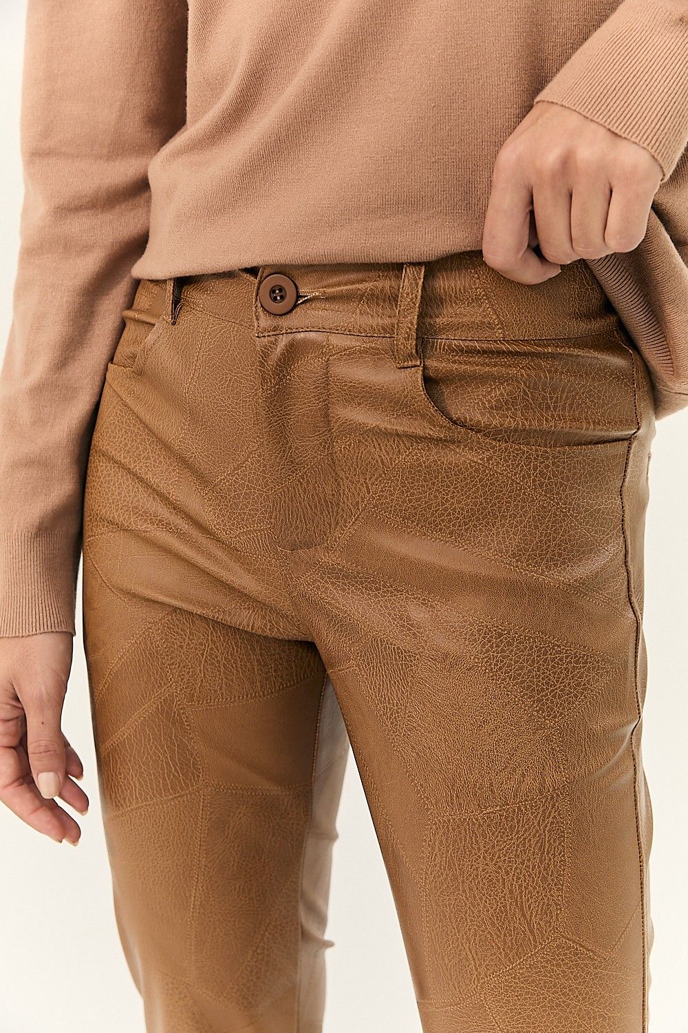 Calça Reta Like Leather Texturizado Desiree