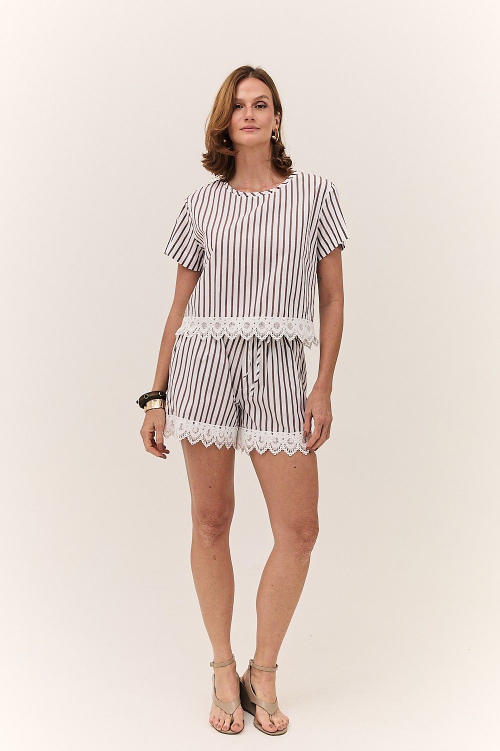 Camiseta Feminina Listrada com Renda Nara