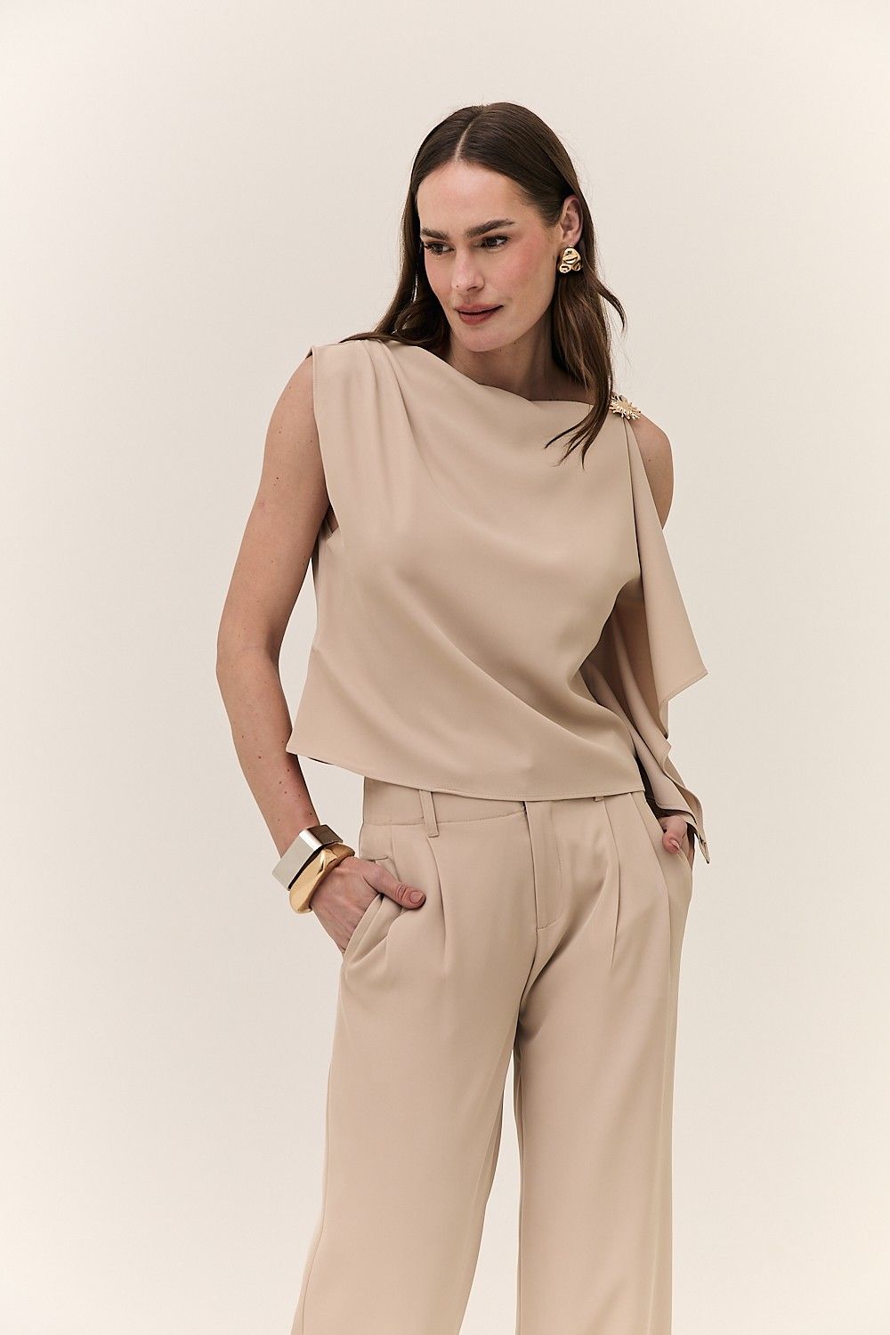 Calça Feminina Reta com Pregas Luce