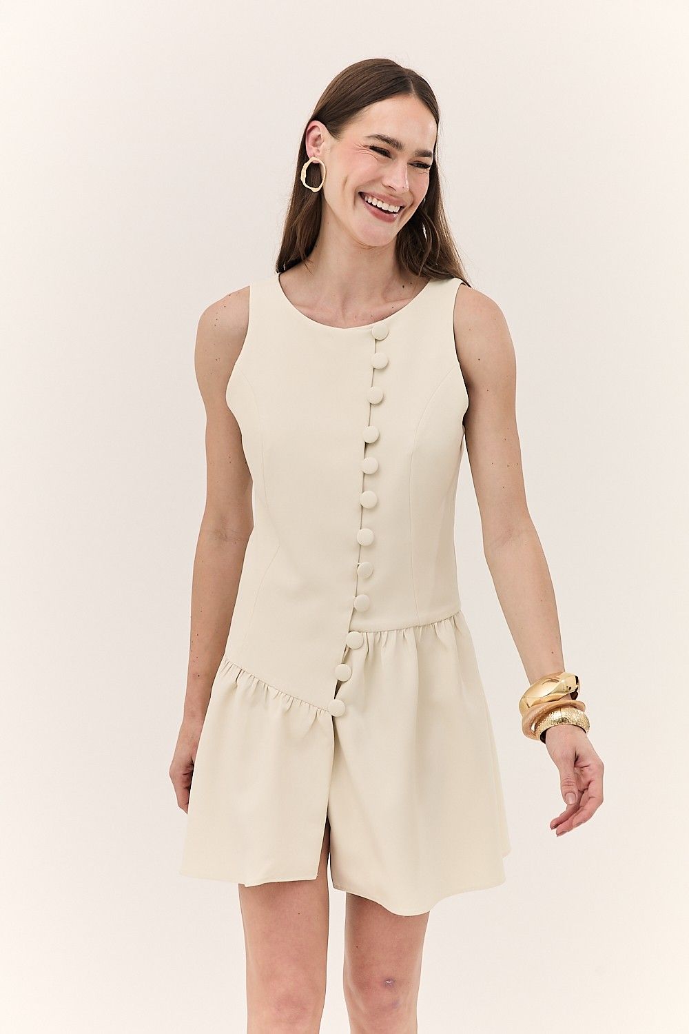Vestido Curto Feminino com Babado e Botões Ventura