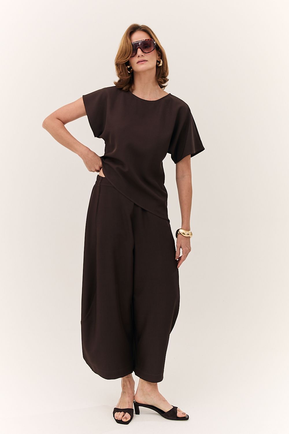 Calça Feminina Barrel com Bolsos Marina