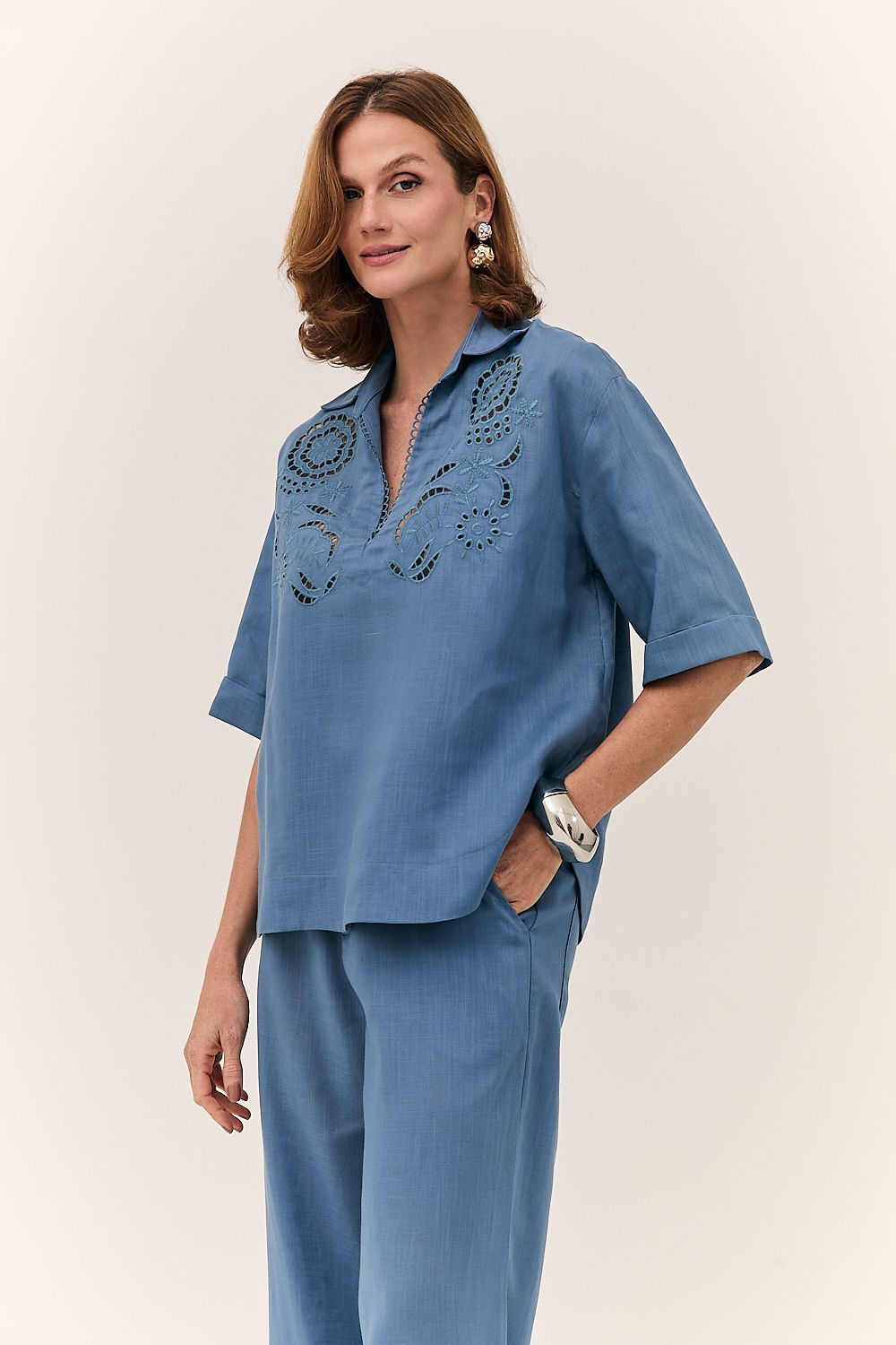 Blusa Feminina Linho e Bordados Cindy