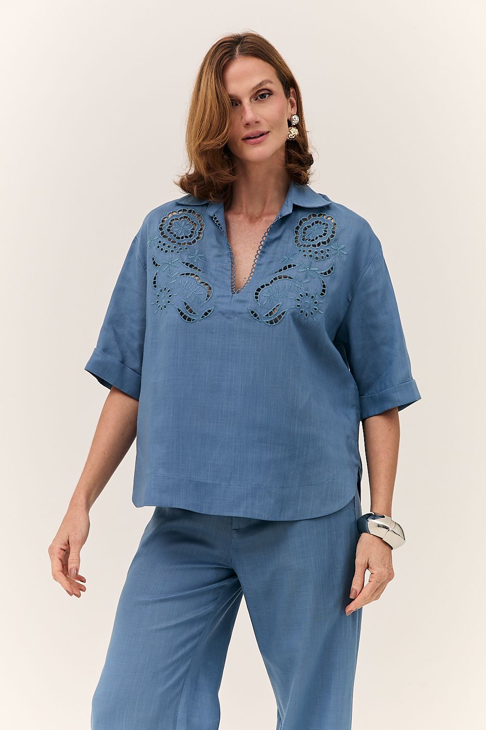 Blusa Feminina Linho e Bordados Cindy