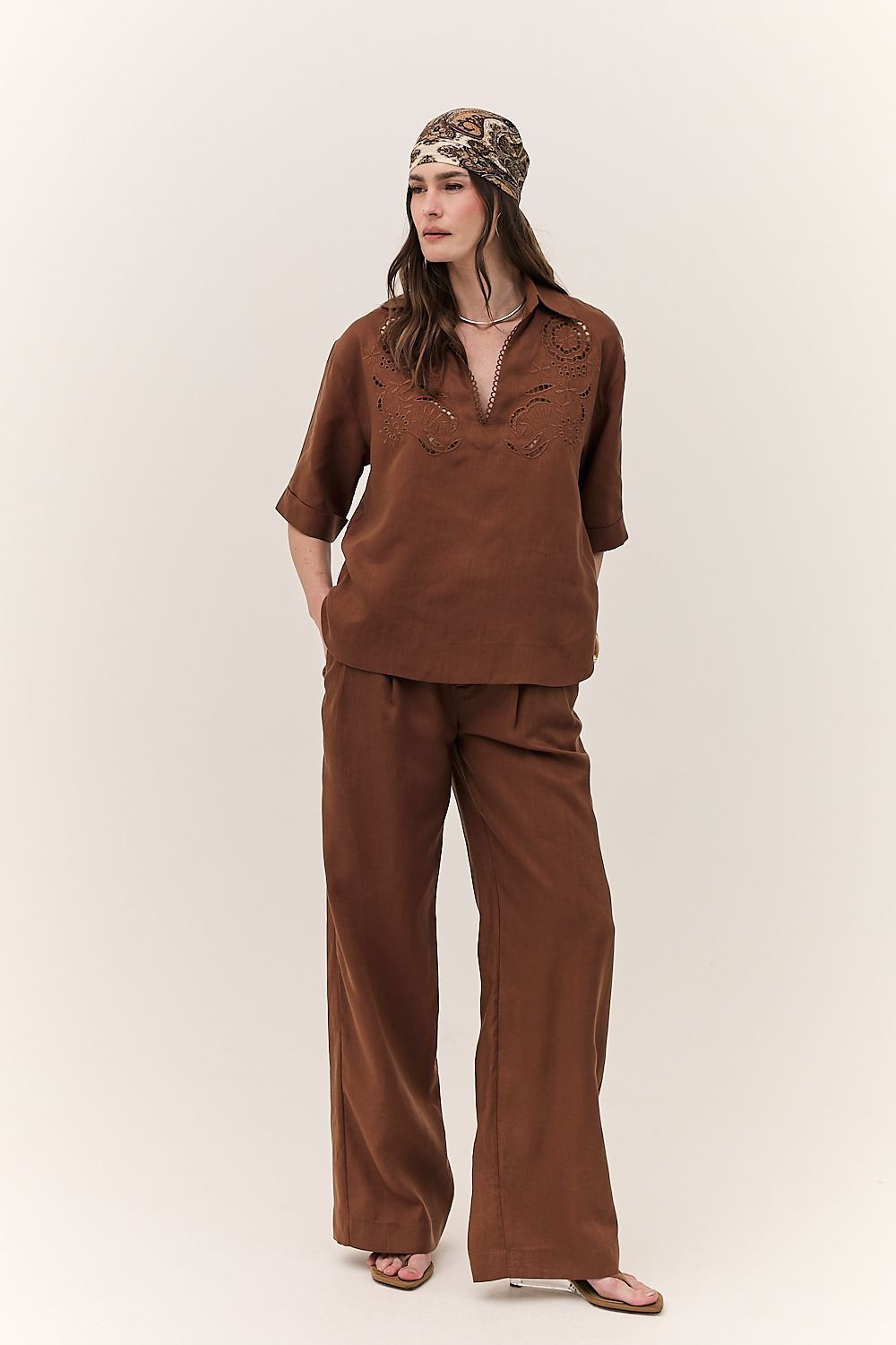 Blusa Feminina Linho e Bordados Cindy