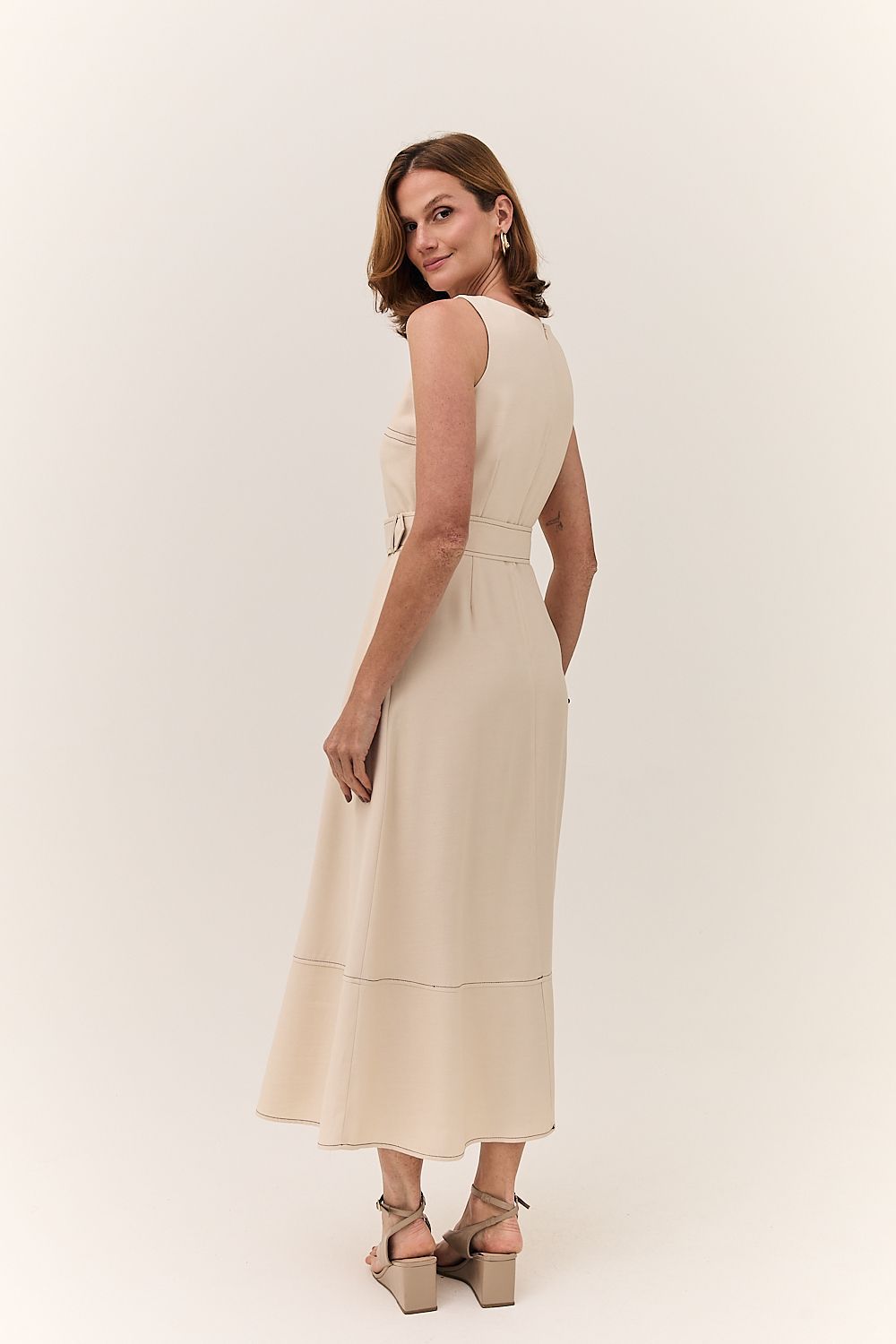 Vestido Midi Feminino Pesponto com Cinto Monica