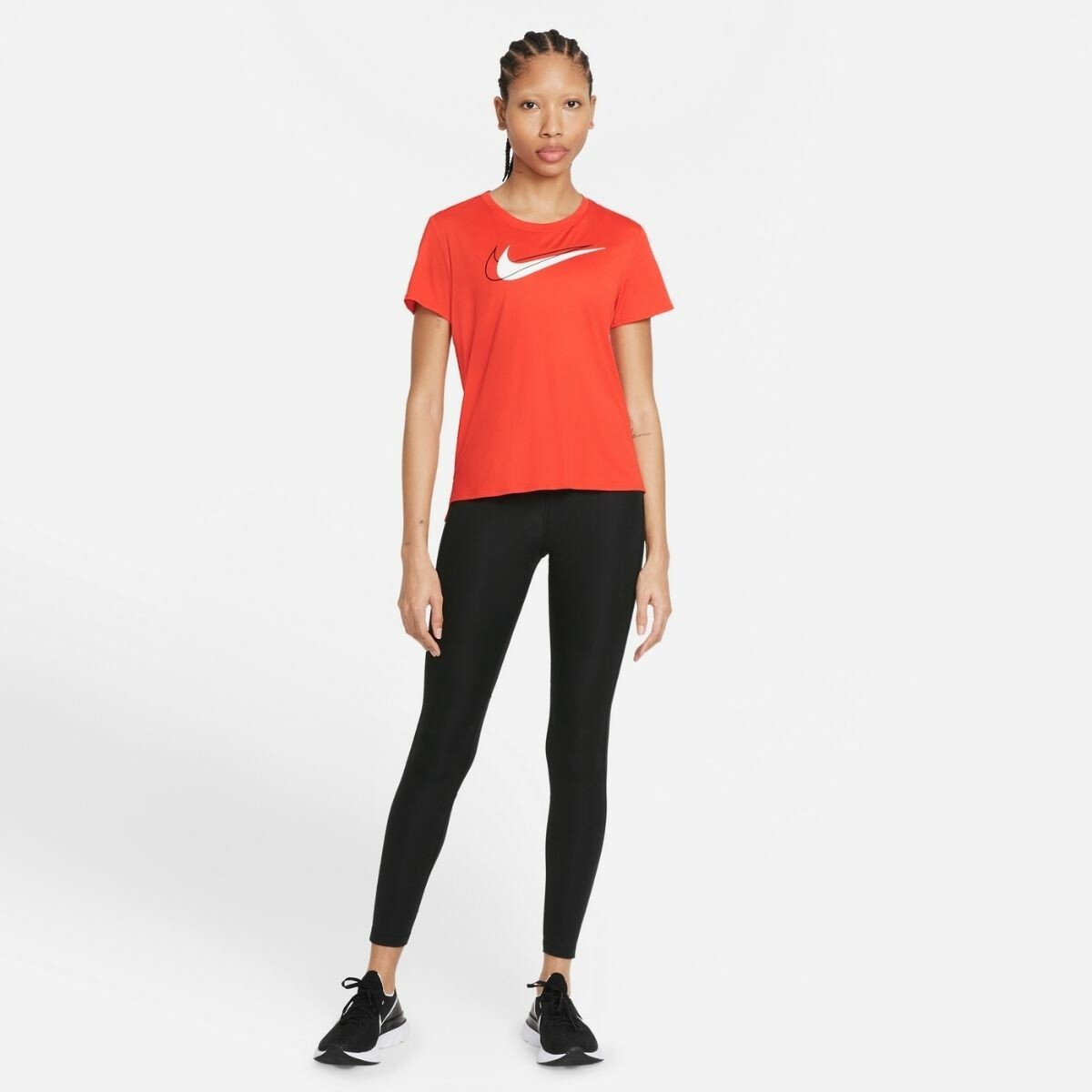 T-shirt Performance Nike Swoosh Run Feminina Vermelho
