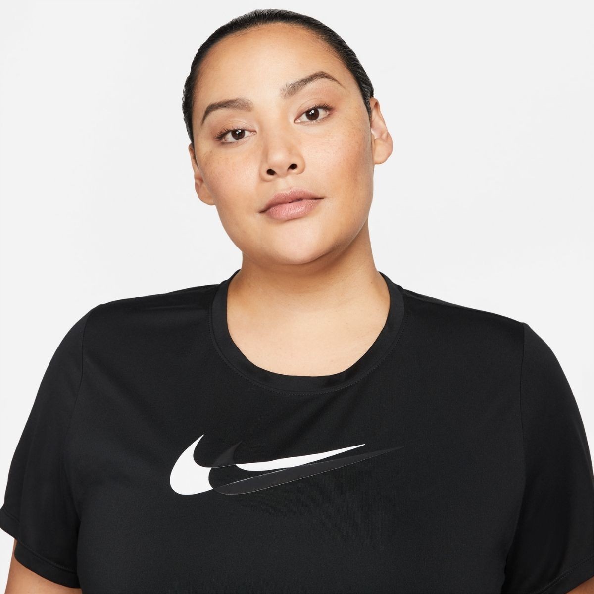 T-shirt Performance Nike Swoosh Run Feminina