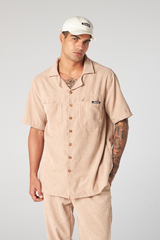 camisa over veludo areia