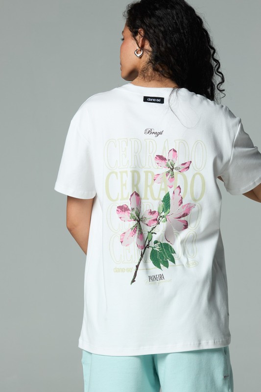 camiseta regular flor de paineira cerrado off