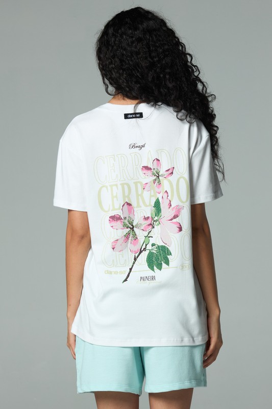 camiseta regular flor de paineira cerrado off