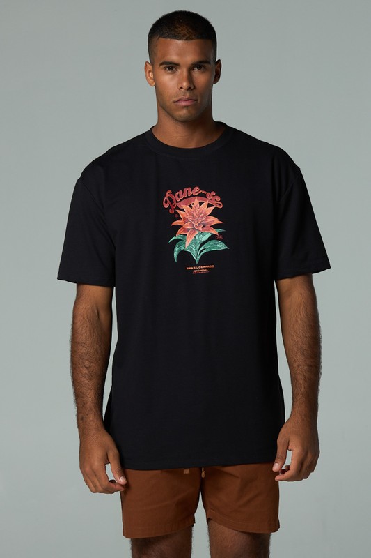 camiseta regular bromelia cerrado preto