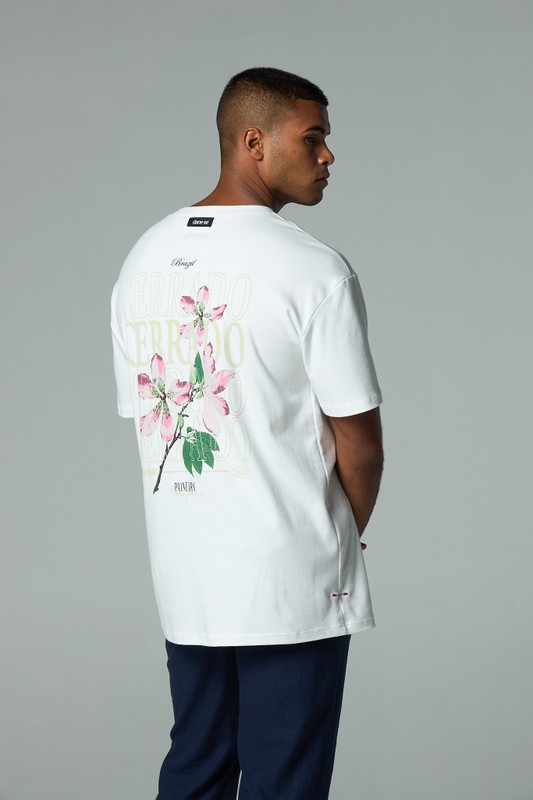 camiseta regular flor de paineira cerrado off