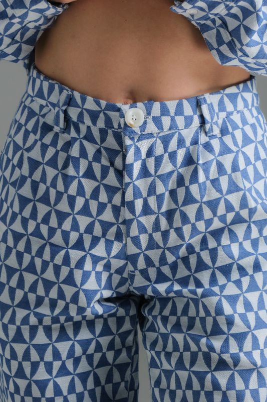 calça jacquard painel athos bulcão azul