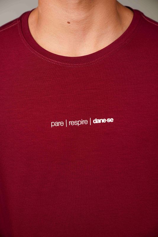camiseta comfy pare respire bordô