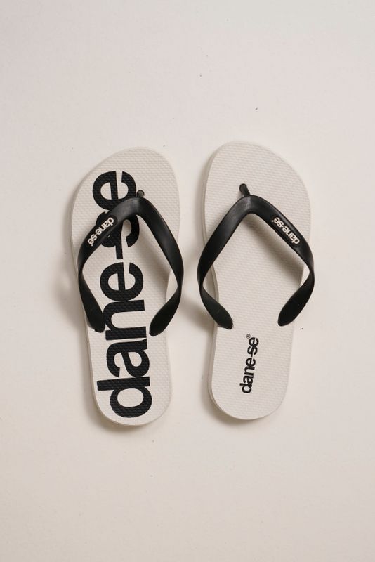 chinelo dane-se off