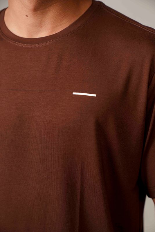 camiseta comfy mini traço marrom