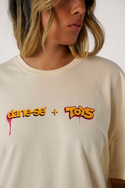 camiseta dane-se + toys off