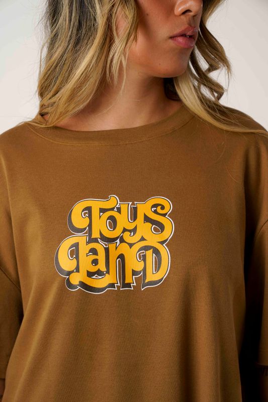 camiseta regular toysland caqui