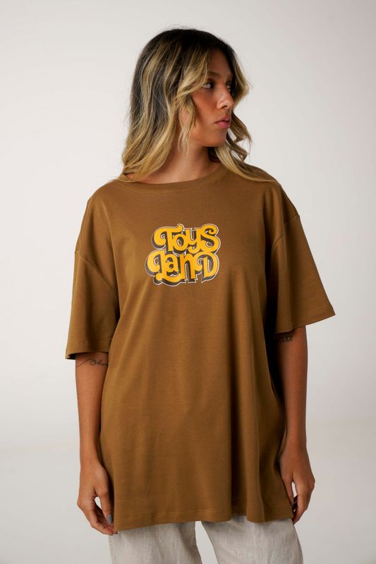 camiseta regular toysland caqui