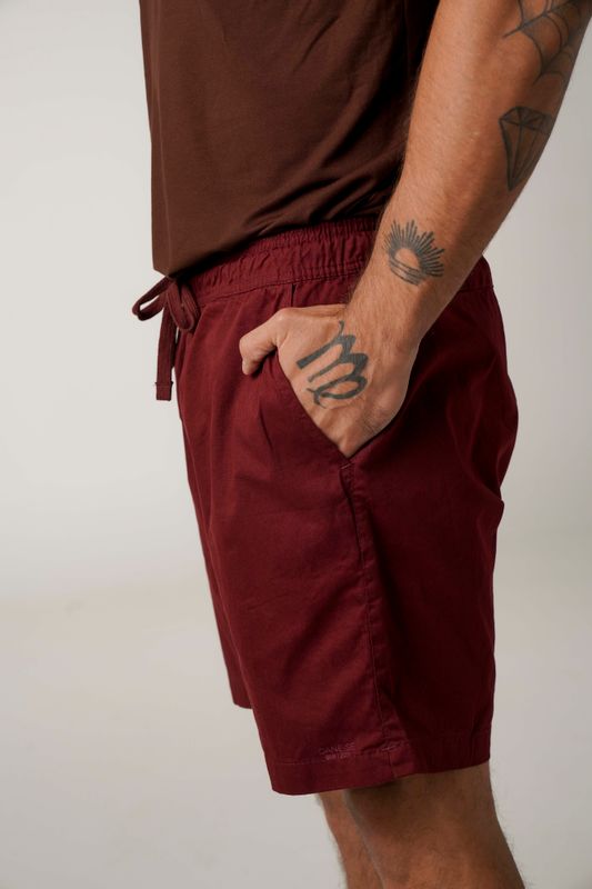 short sarja bordô
