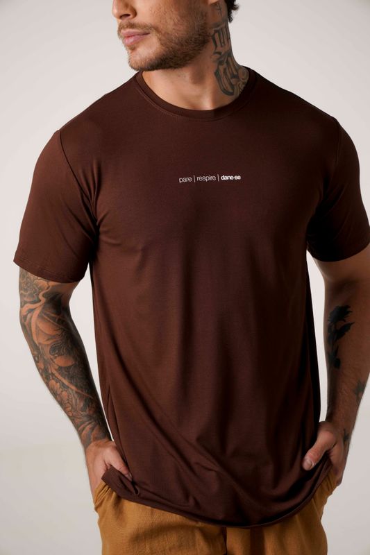 camiseta comfy pare respire marrom
